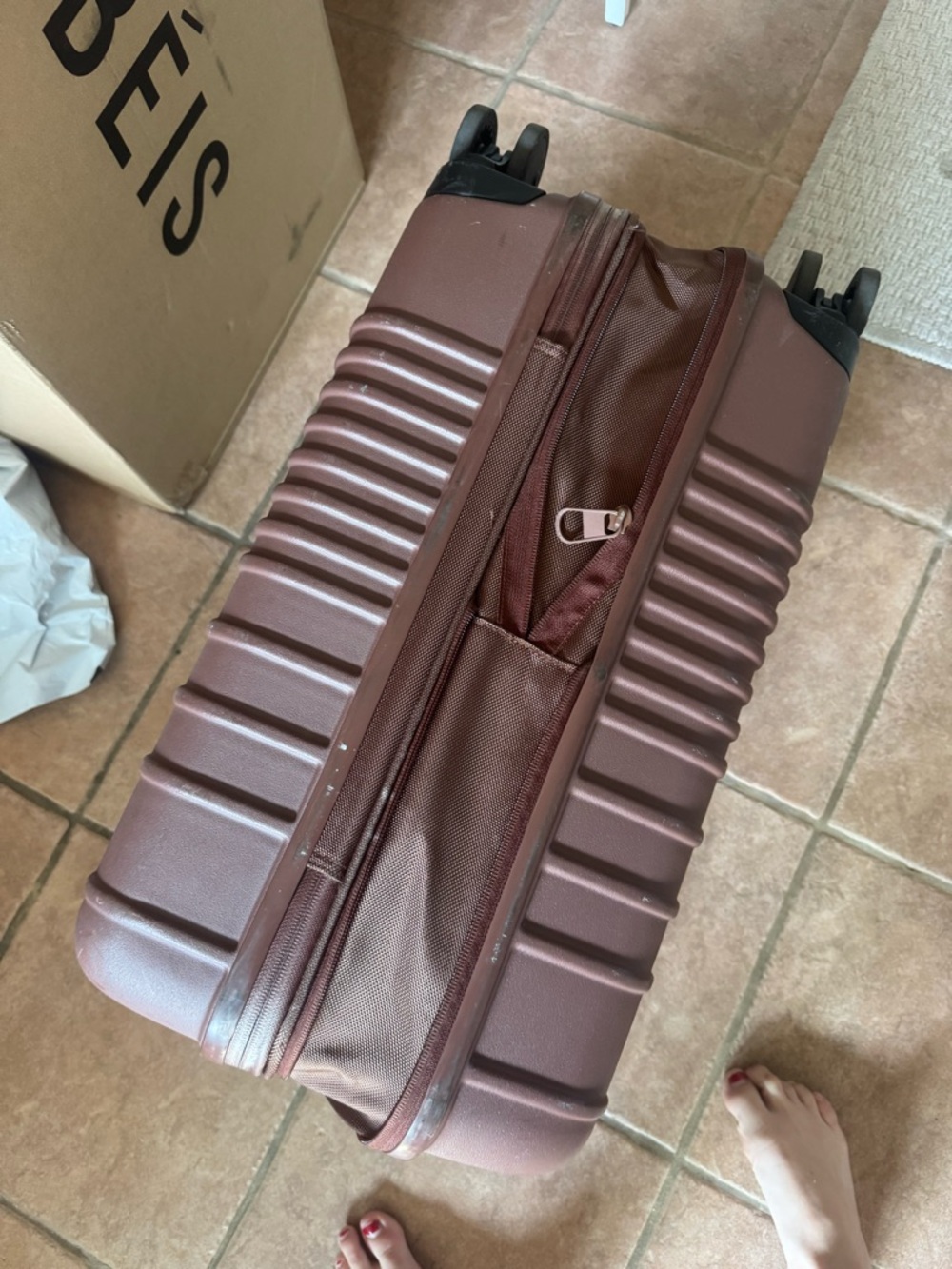 BEIS The Carry On Luggage in Maple - broken extender zipper as pictured
